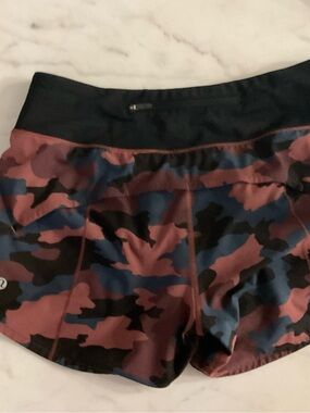 lululemon athletica Camo Performance Shorts in Burgundy, Navy & Black